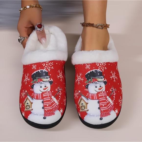 NWT-Cozy Snowman Slippers ⛄️ - Picture 2 of 4